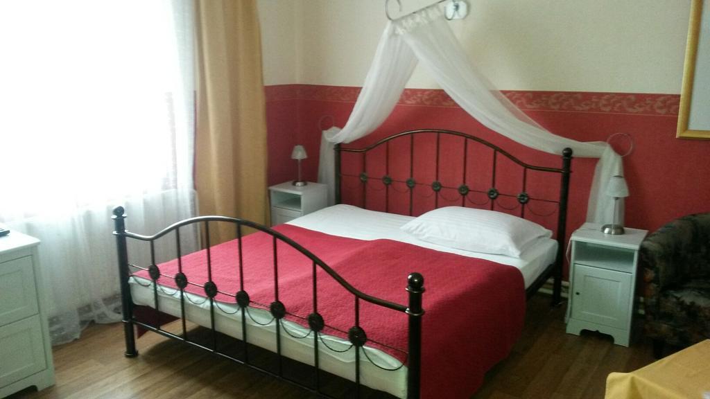 Lucie 3* Praga